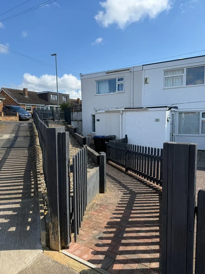Flat Rennishaw Way in Northampton