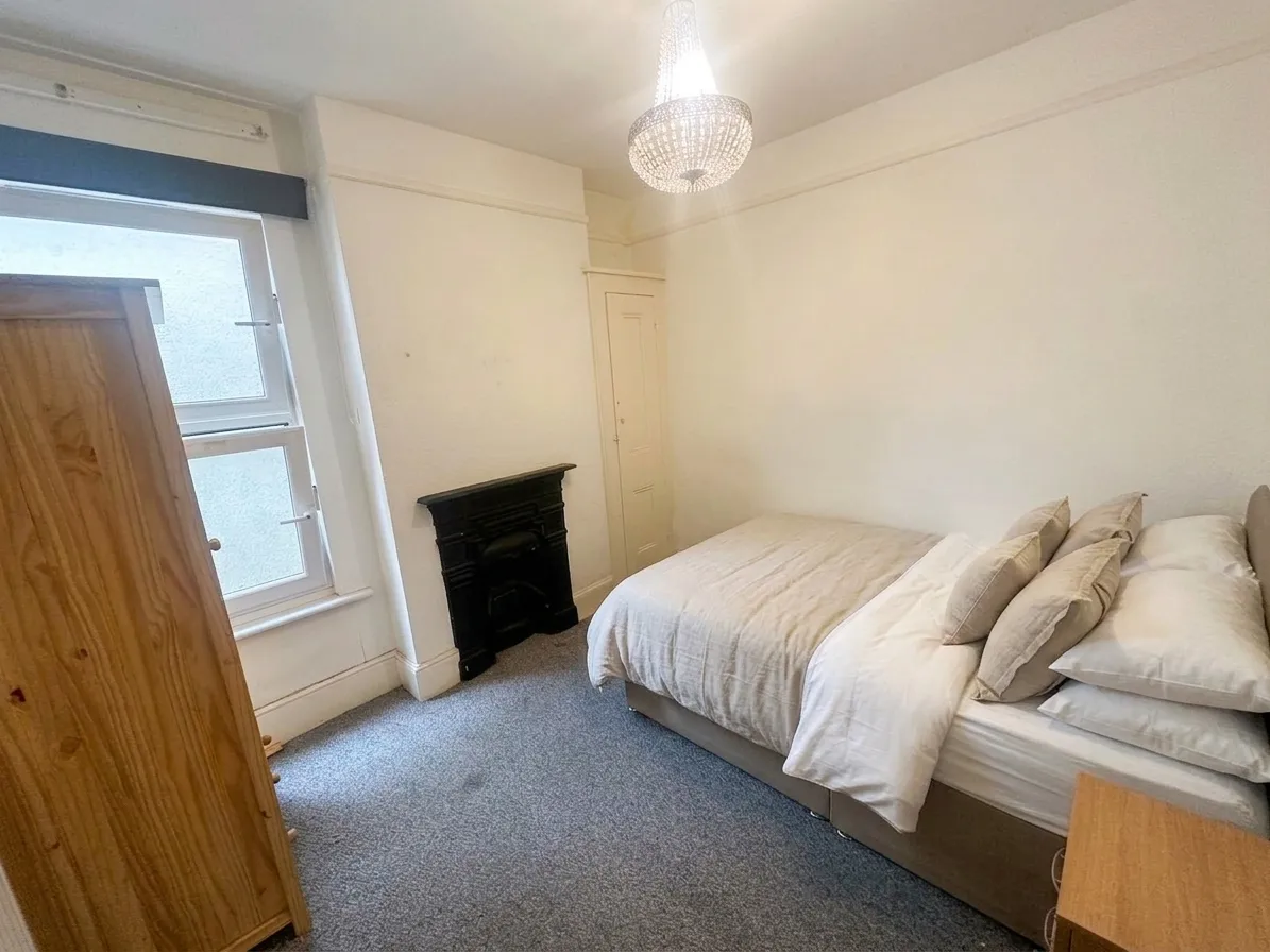 Room Hayle Road in Maidstone