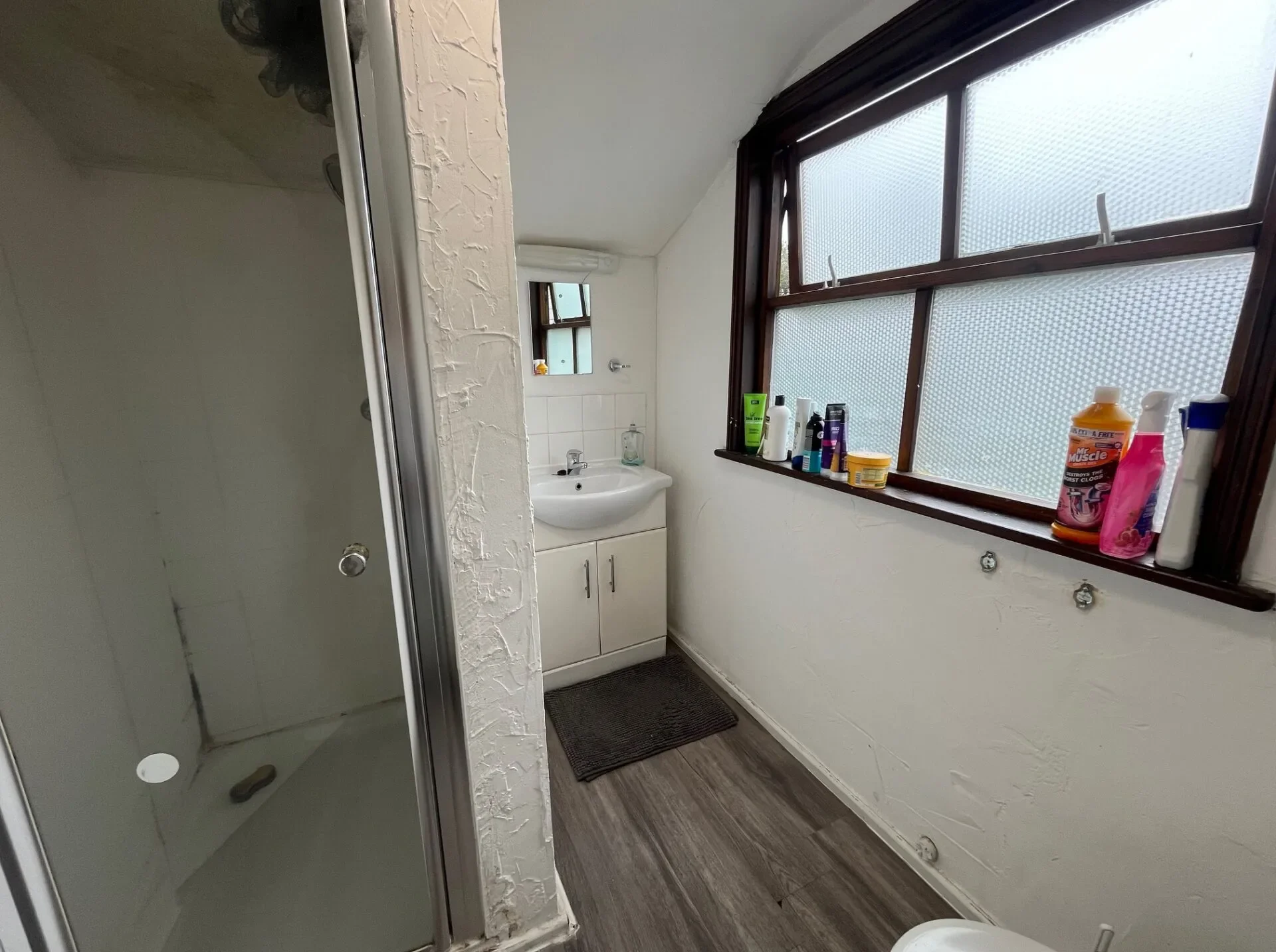 Room Hayle Road in Maidstone