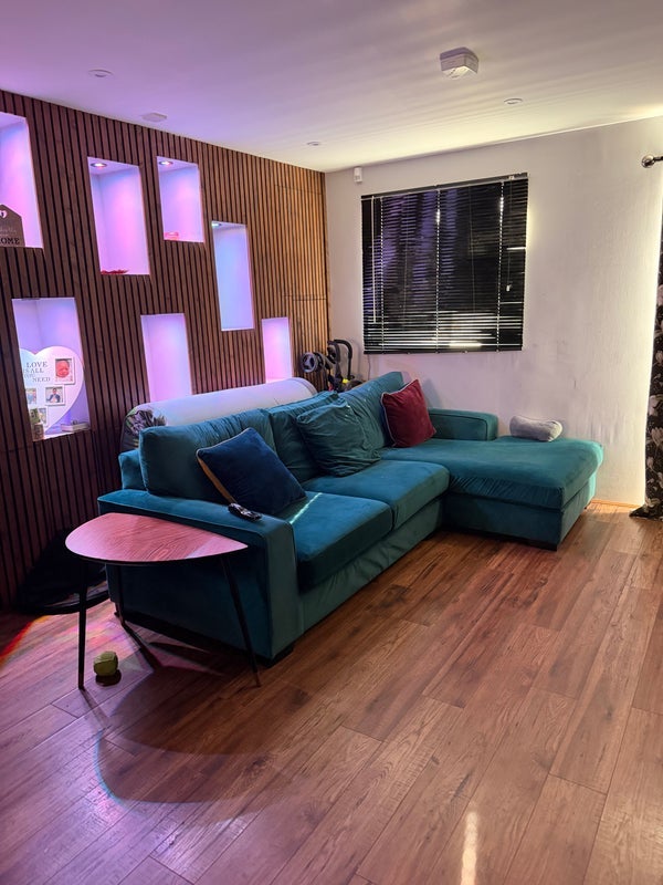 Room Shepherds Lane in Greater London