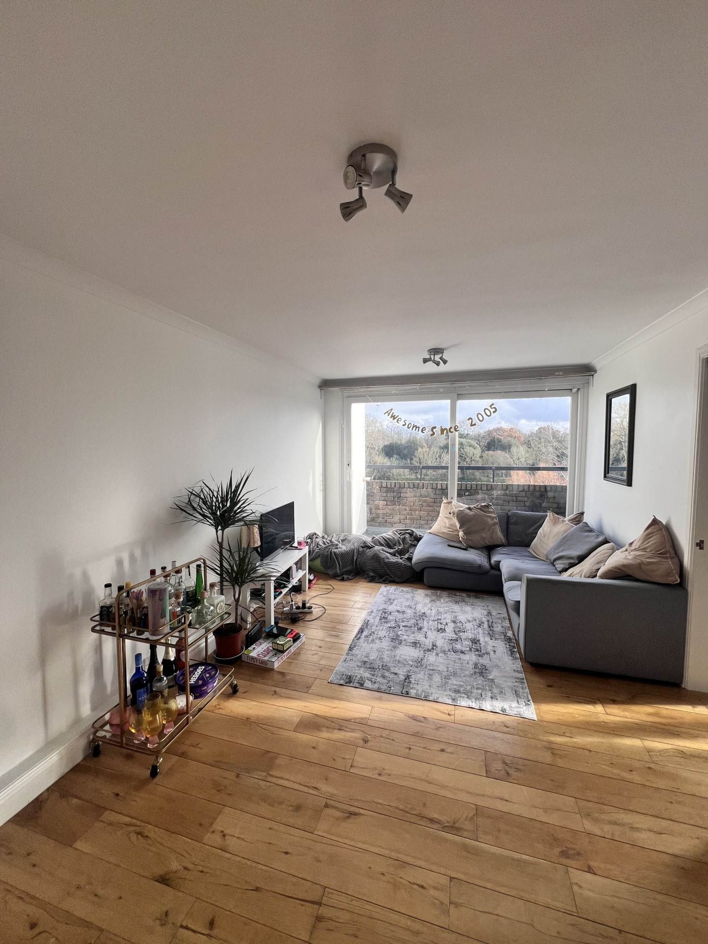 Flat Augustus Close in Greater London