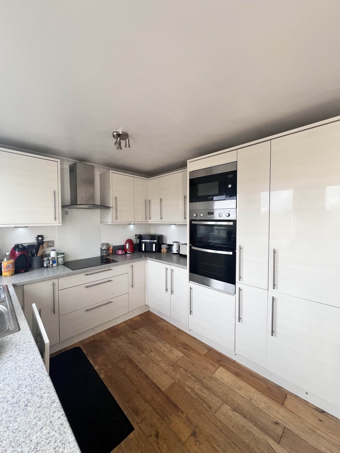 Flat Augustus Close in Greater London