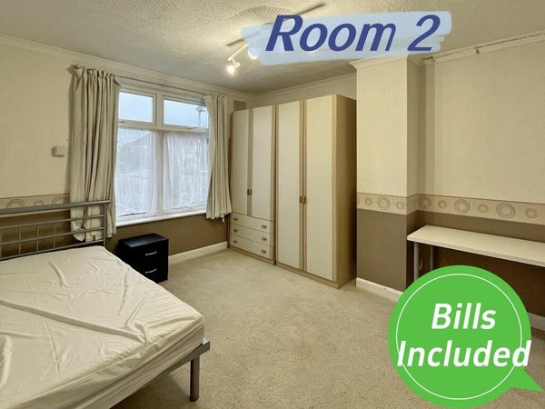 Flat Ninth Avenue in Filton