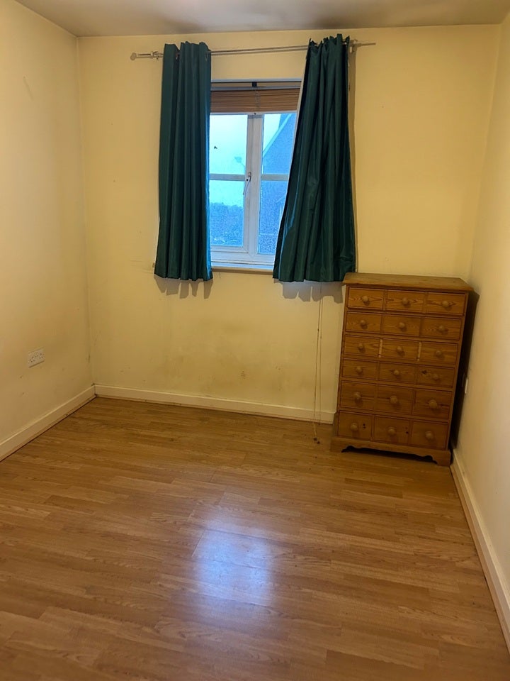 Flat Viridian Square in Aylesbury