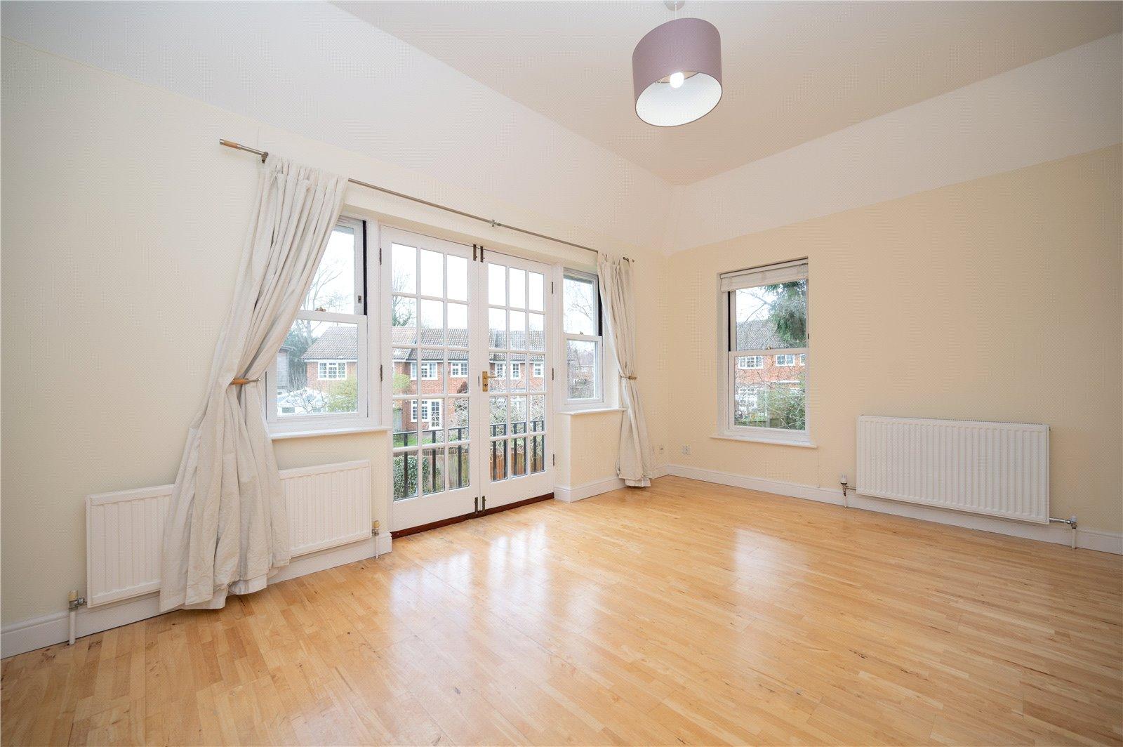 Flat Ramsey Lodge Court in St Albans