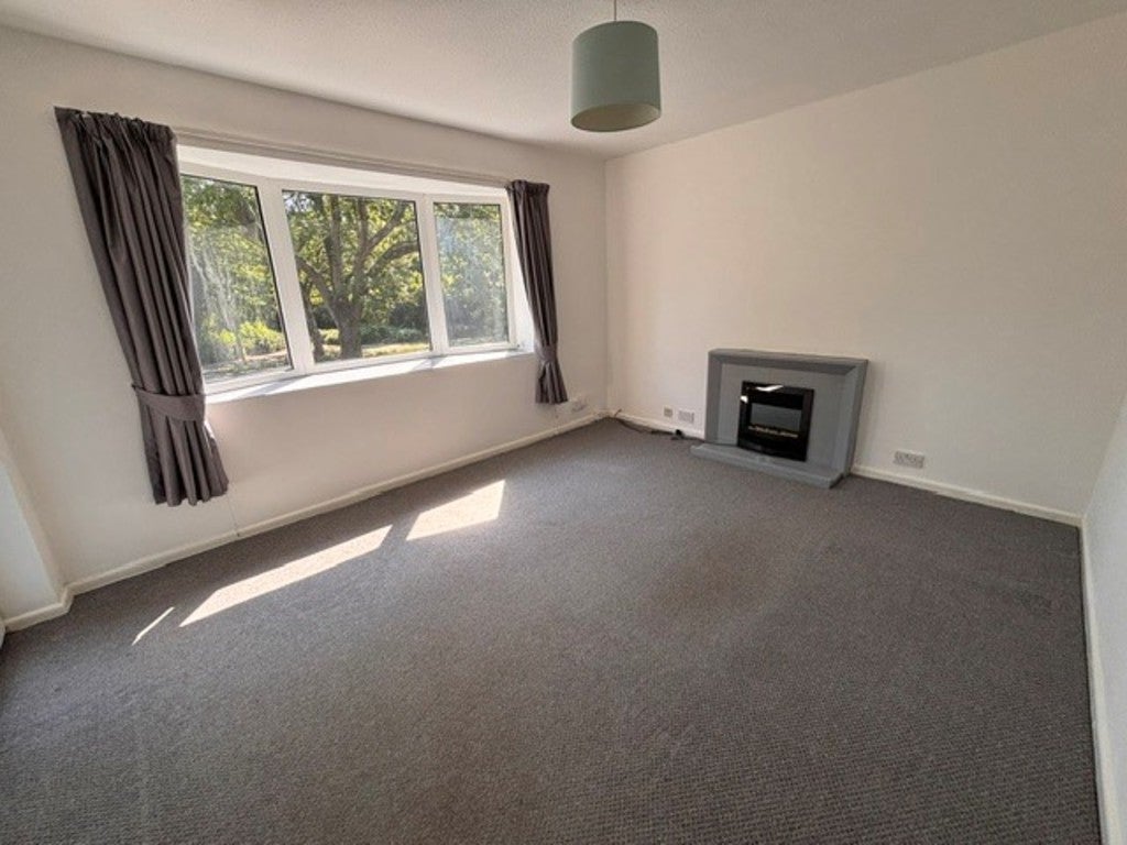 Flat Brookside Road in Preston