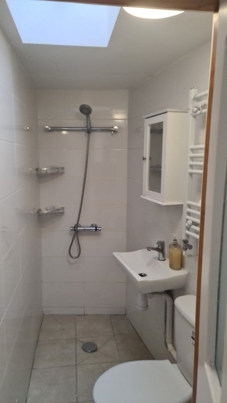 Room Essex Road in Greater London