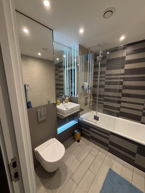 Room Bethnal Green Road in Greater London