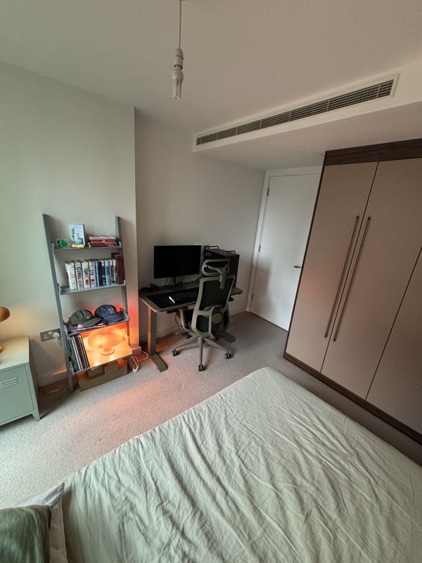 Room Bethnal Green Road in Greater London
