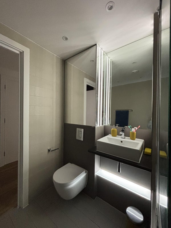 Room Bethnal Green Road in Greater London