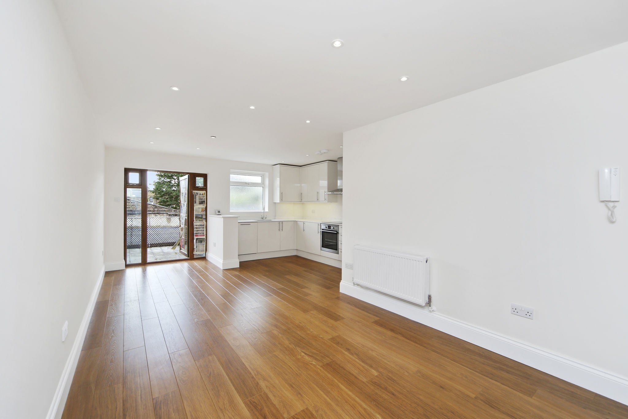 Flat Britannia Way in Greater London