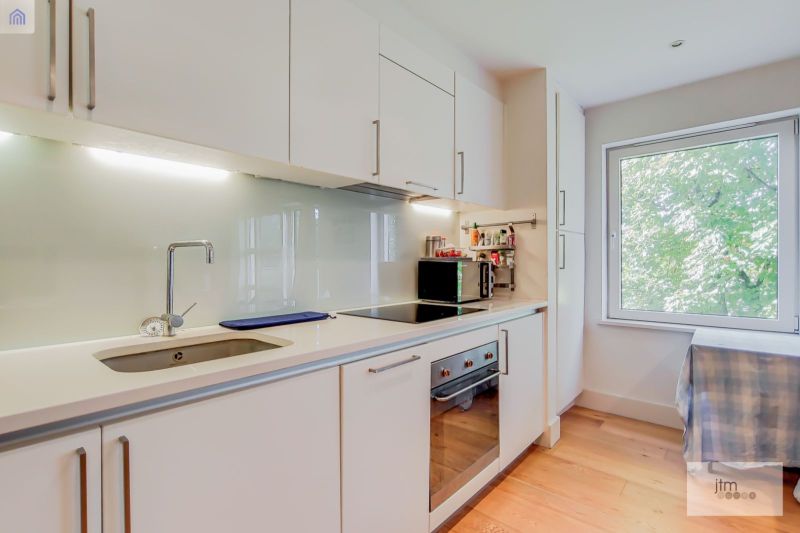 Flat Tiltman Place in Greater London