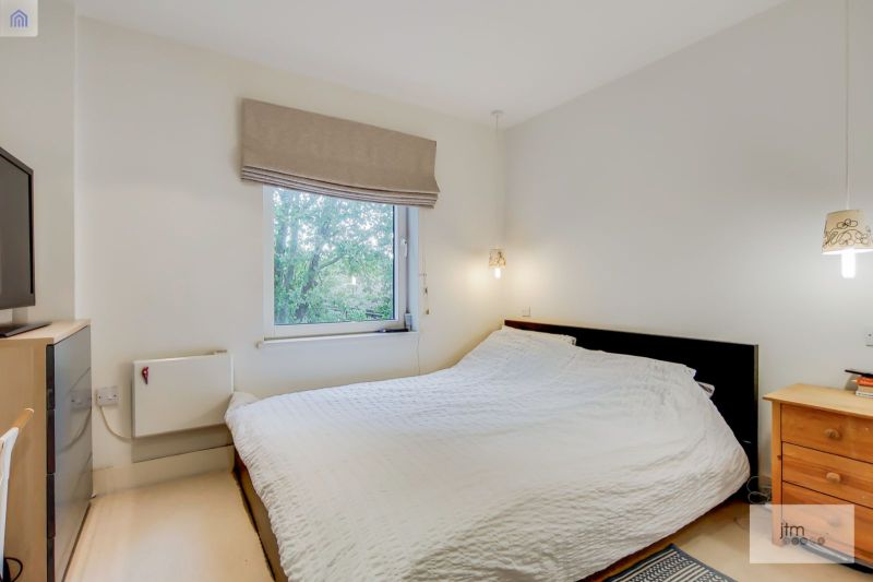 Flat Tiltman Place in Greater London