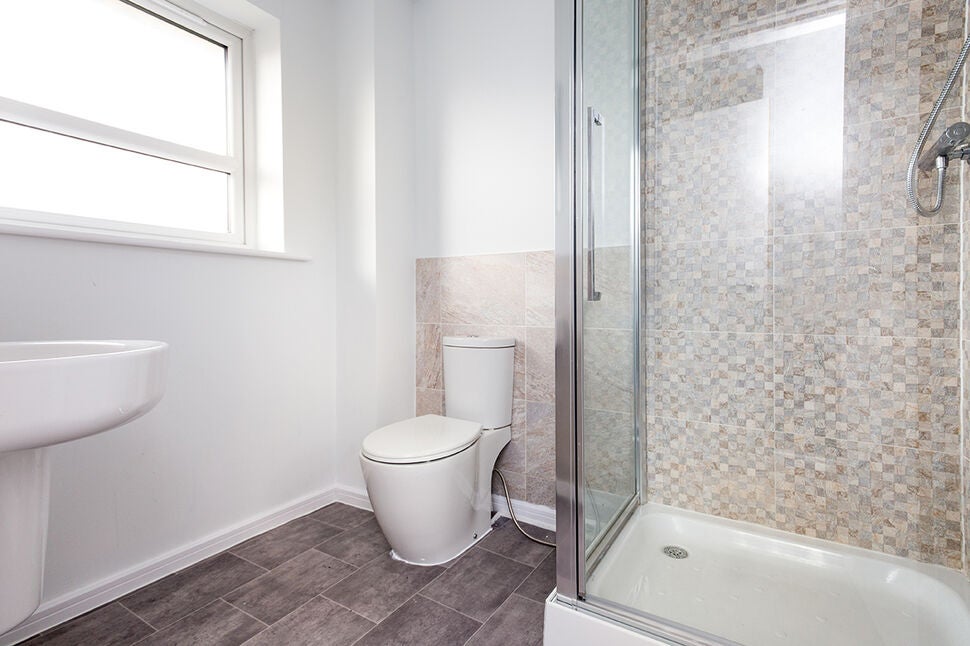 House Dragonfly Close in Salford