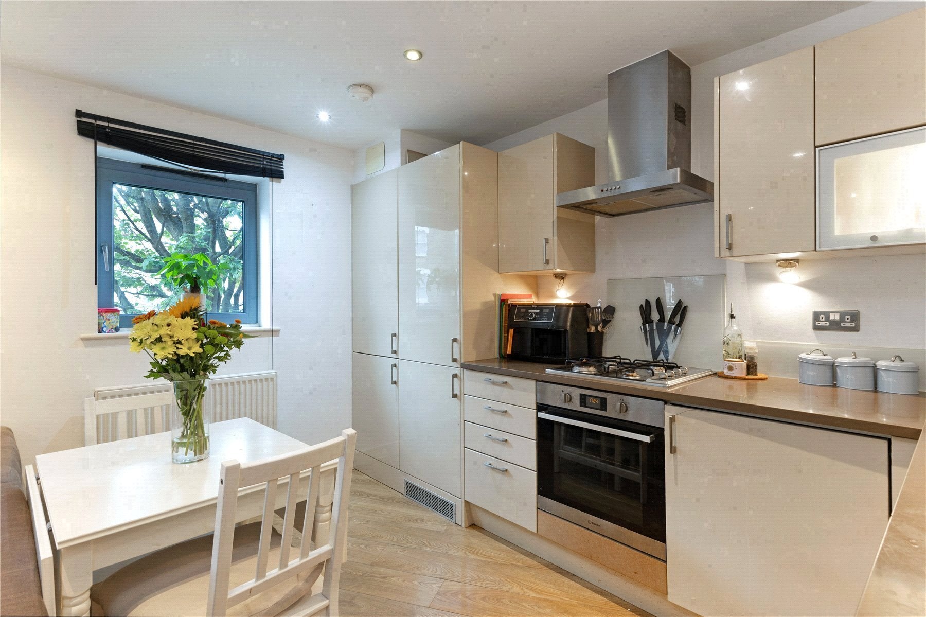 Flat Battersea Park Road in Greater London