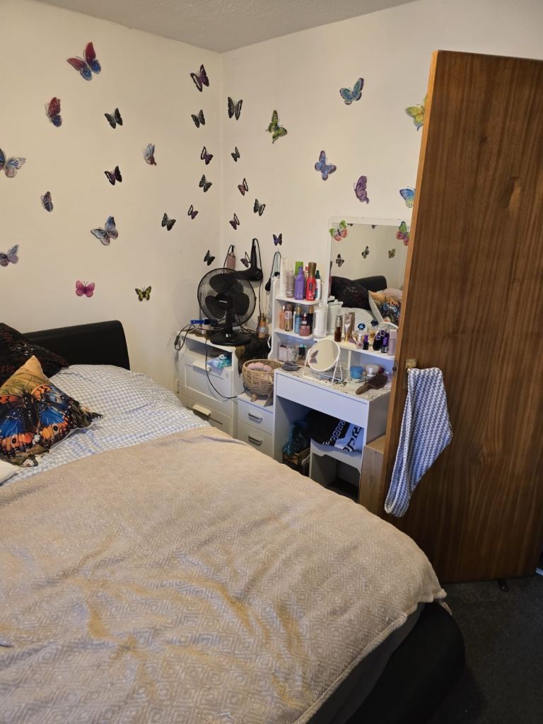 Flat Starwood Court in Slough