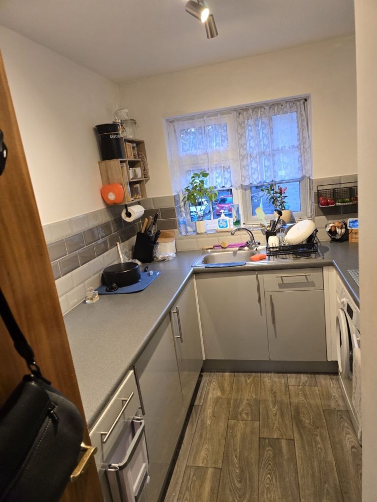 Flat Starwood Court in Slough
