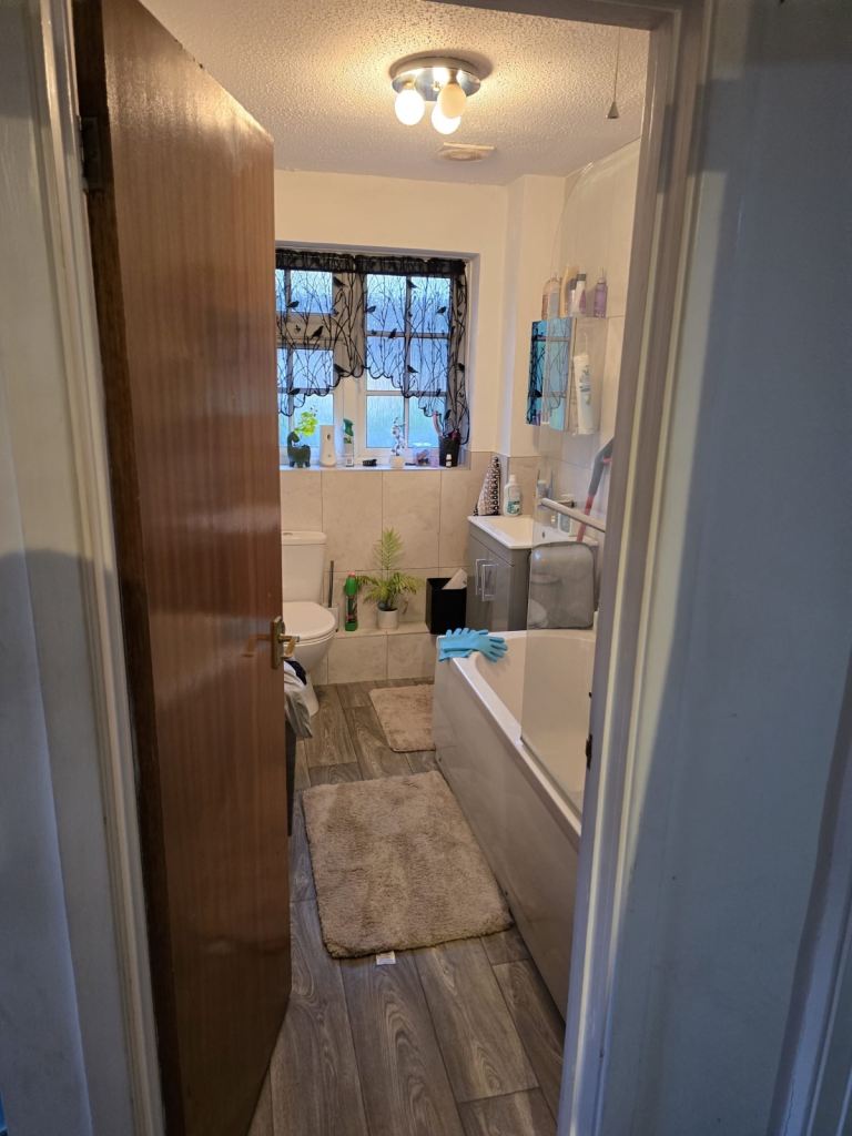 Flat Starwood Court in Slough