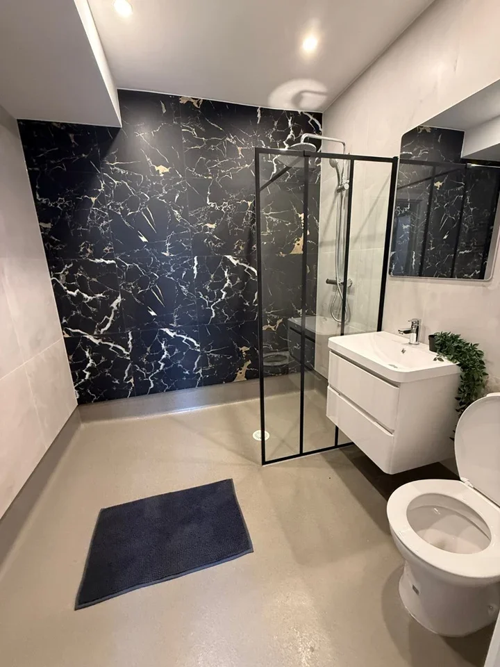 Room Downhills Way in Greater London