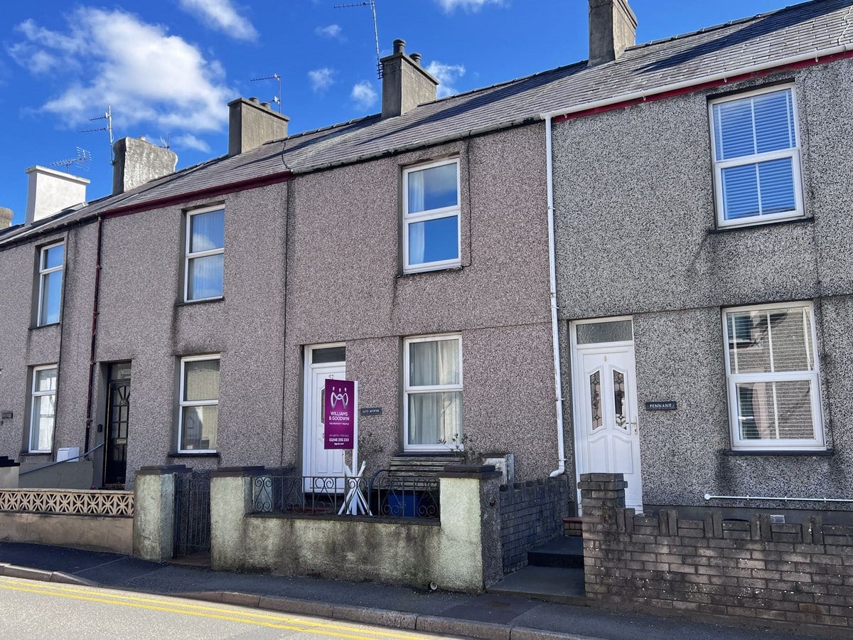 House Bangor Street in Y Felinheli
