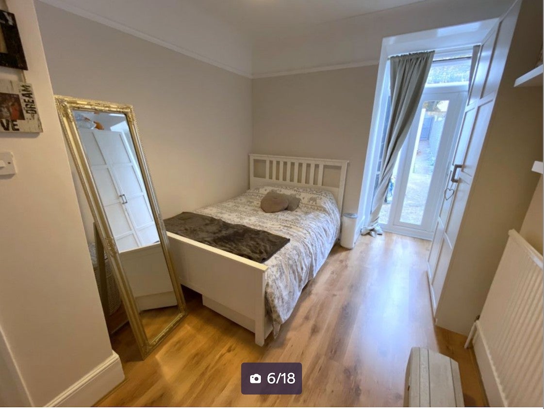 Flat Temple Road in Greater London