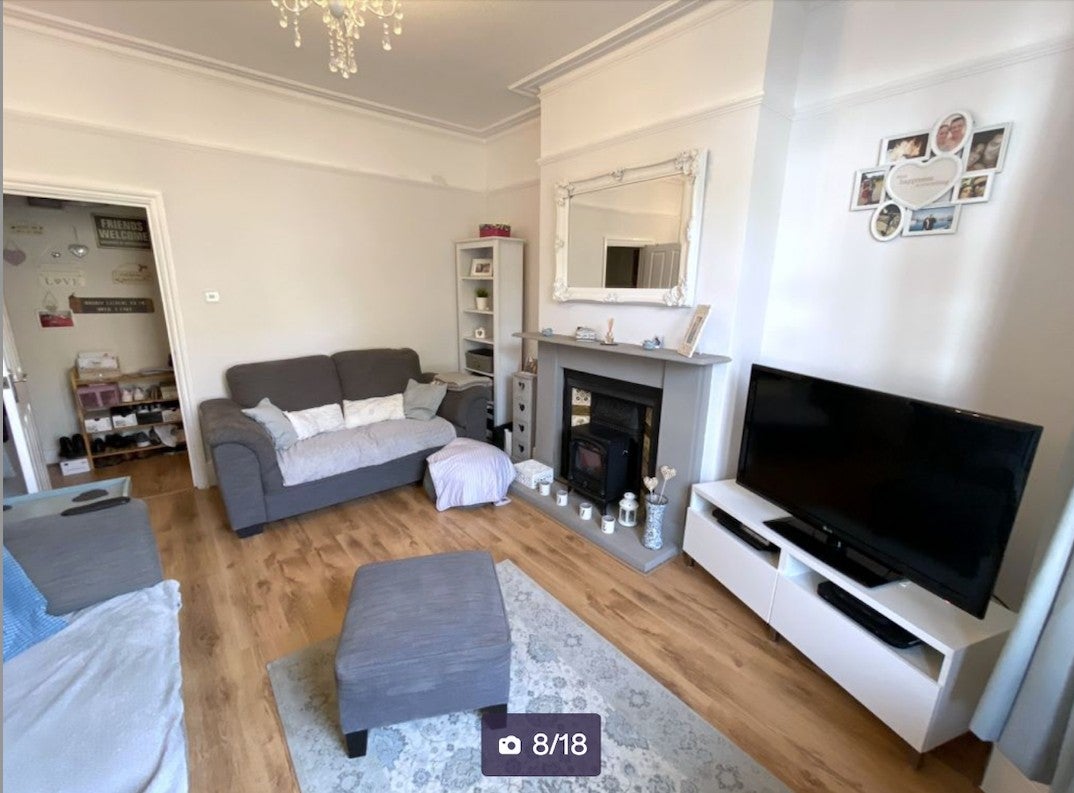 Flat Temple Road in Greater London