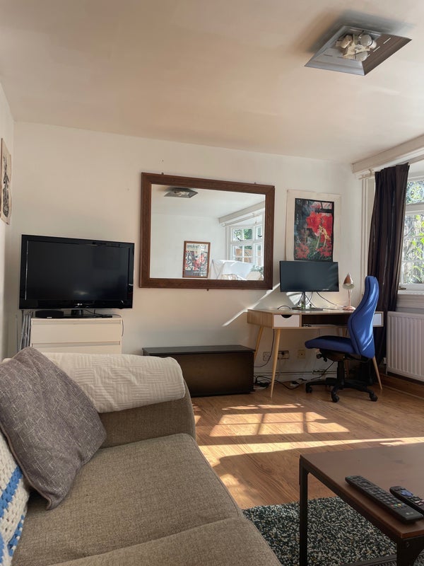 Room Ford Street in Greater London