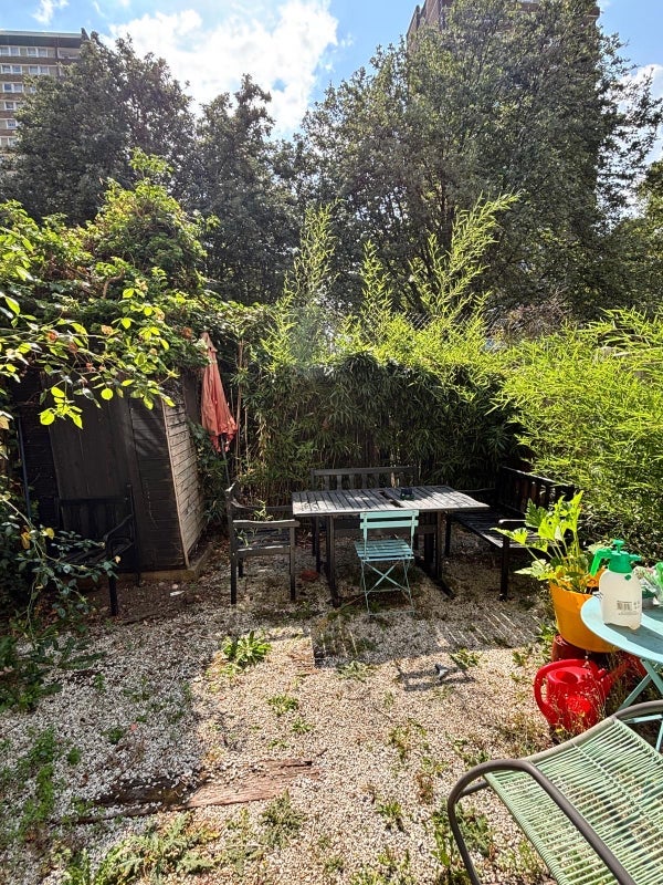 Room Ford Street in Greater London