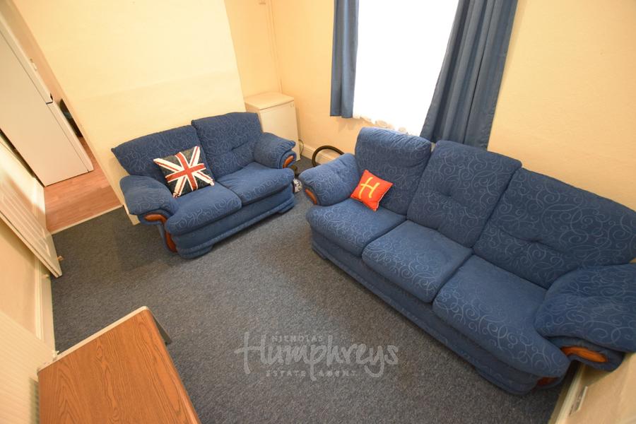 Room Purser Road in Northampton