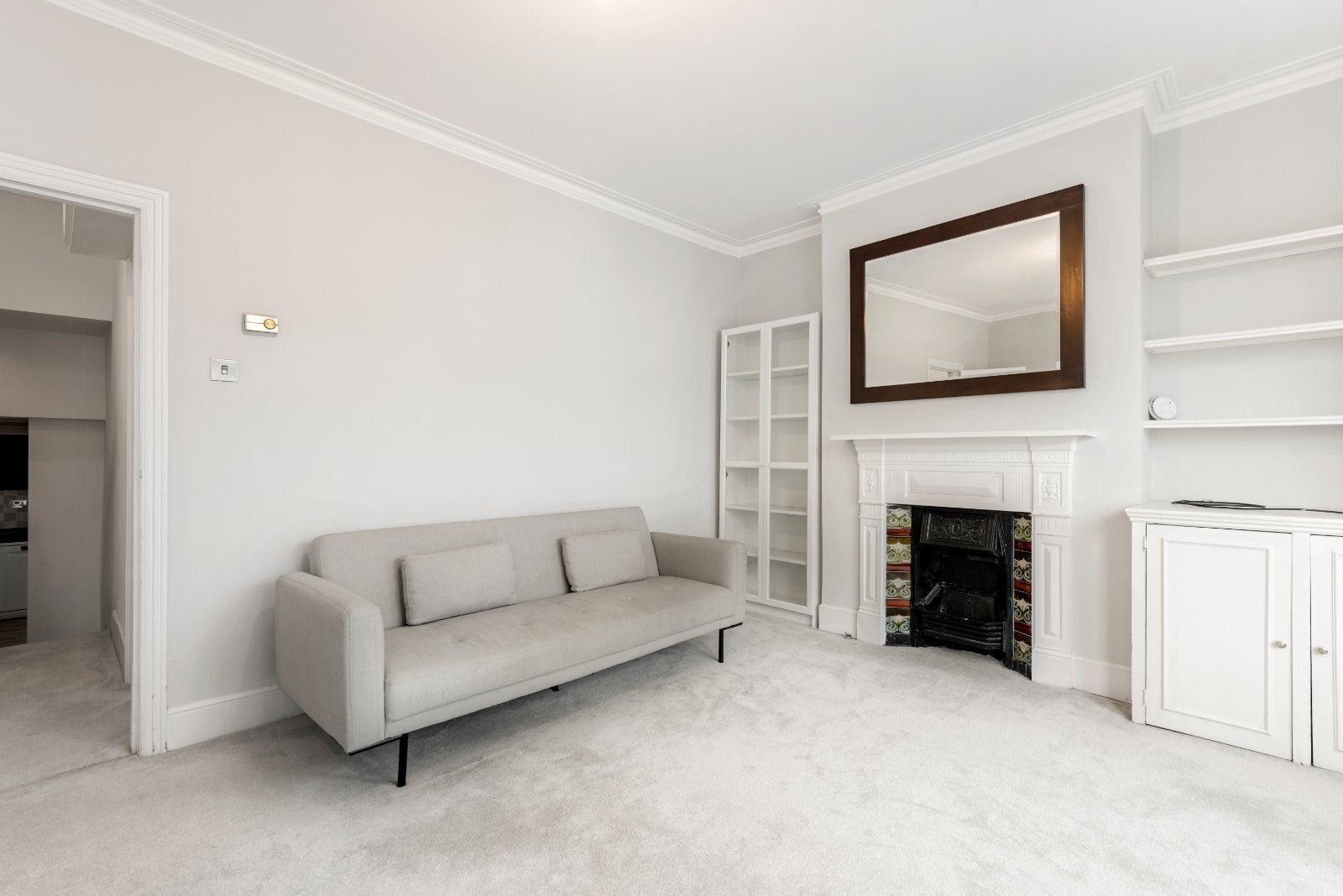 Flat Kenyon Street in Greater London