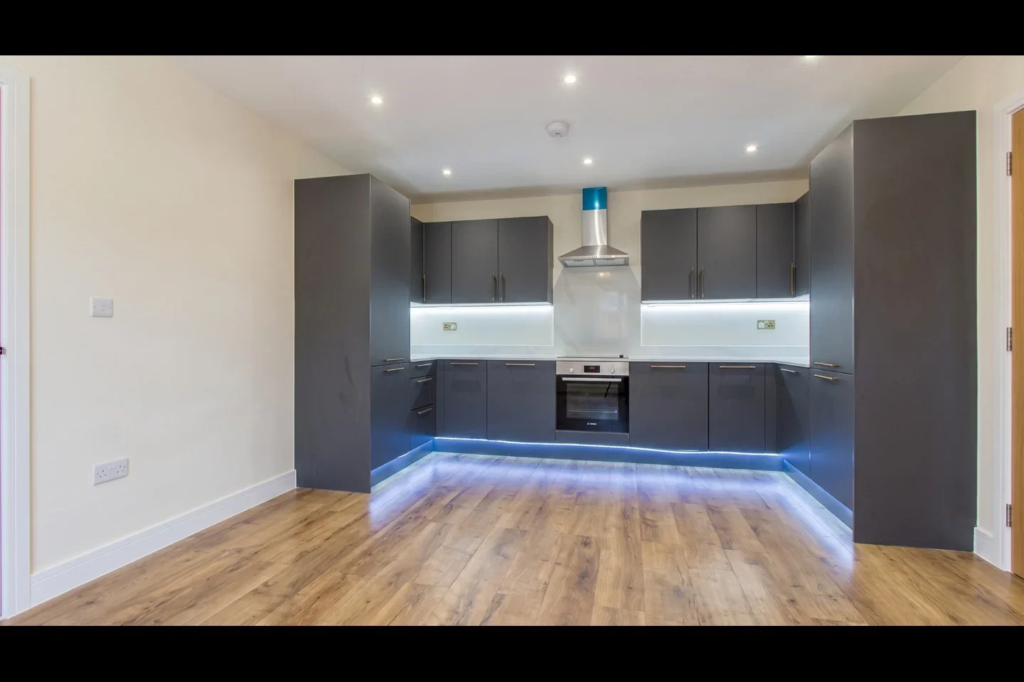 Flat Priory Road in Dartford