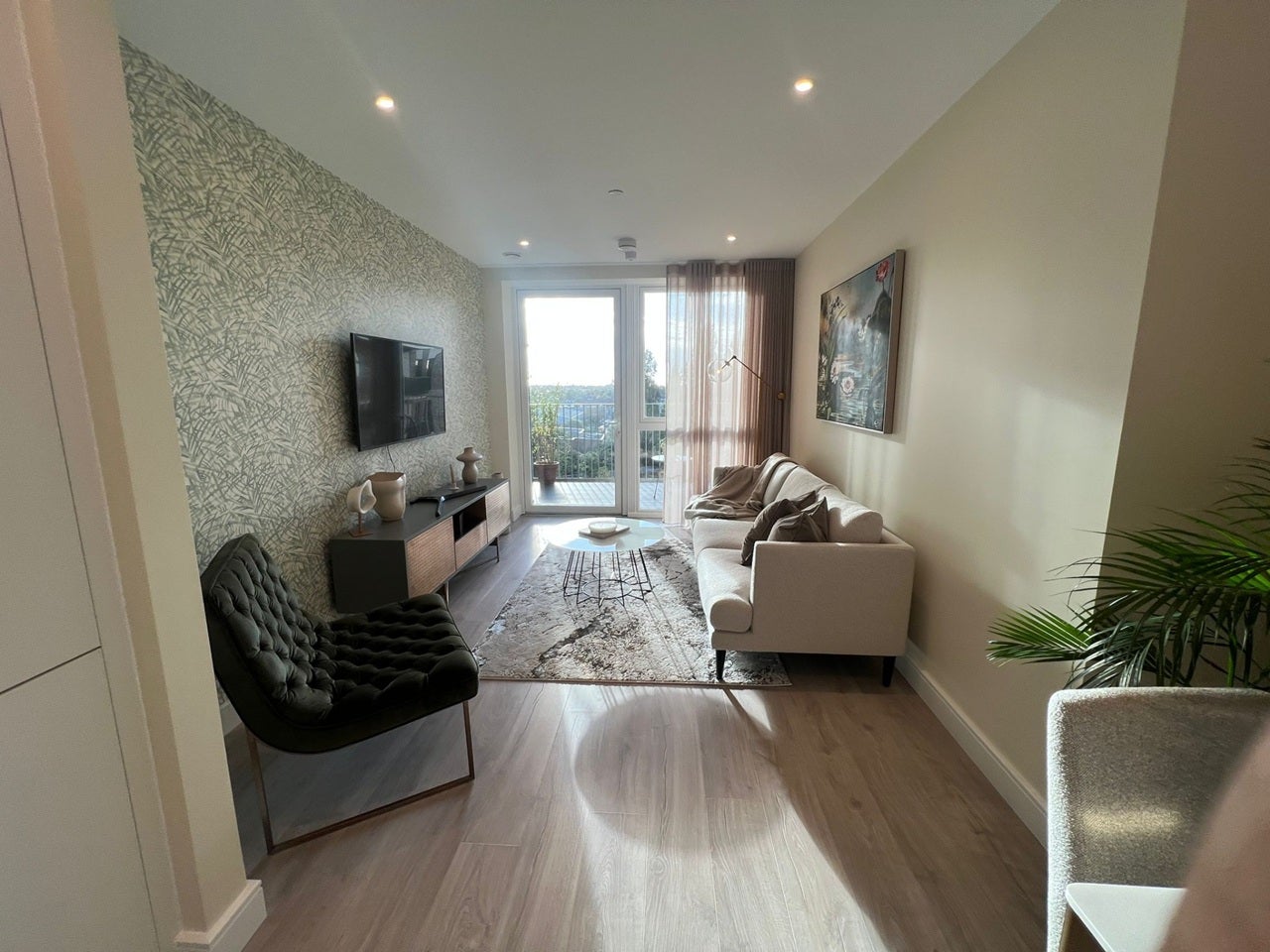 Flat Beresford Avenue in Greater London
