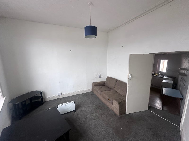 Flat Ashley Road in Bristol