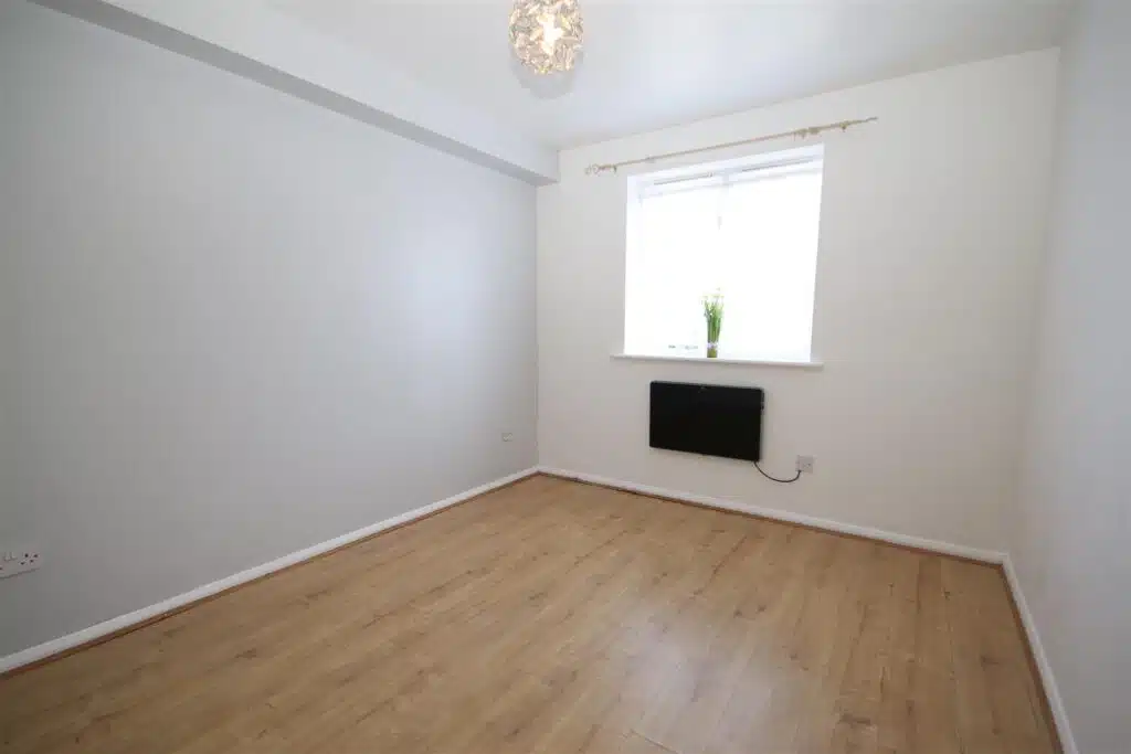 Flat Joyce Green Lane in Dartford