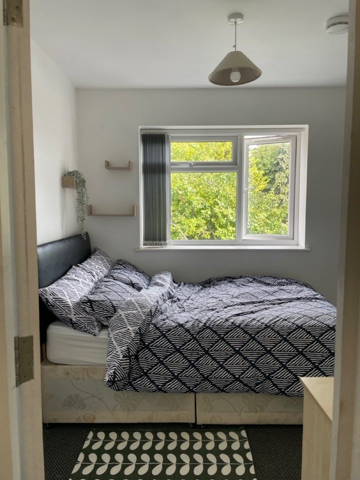 Room Gerard Avenue in Coventry
