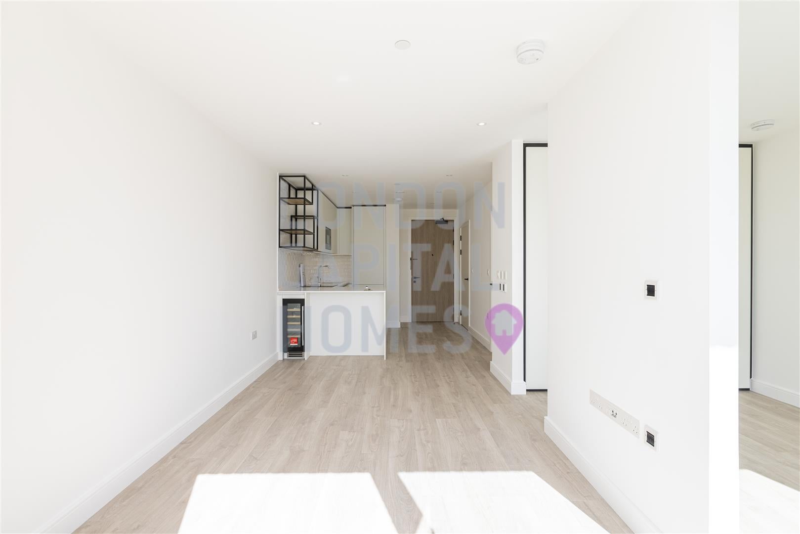 Flat Beresford Avenue in Greater London