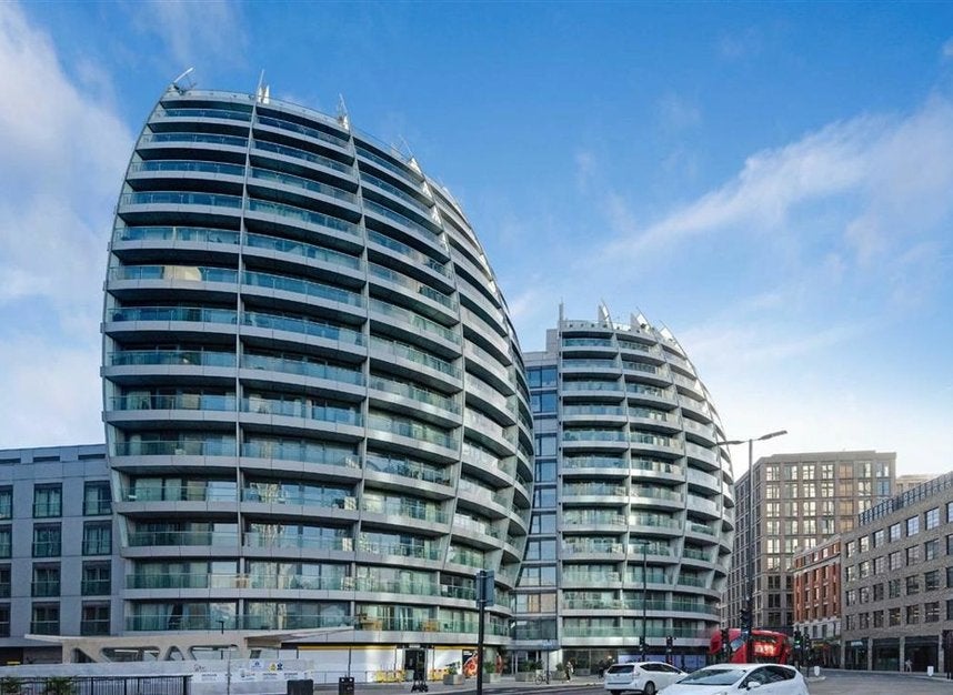 Flat City Road in Greater London