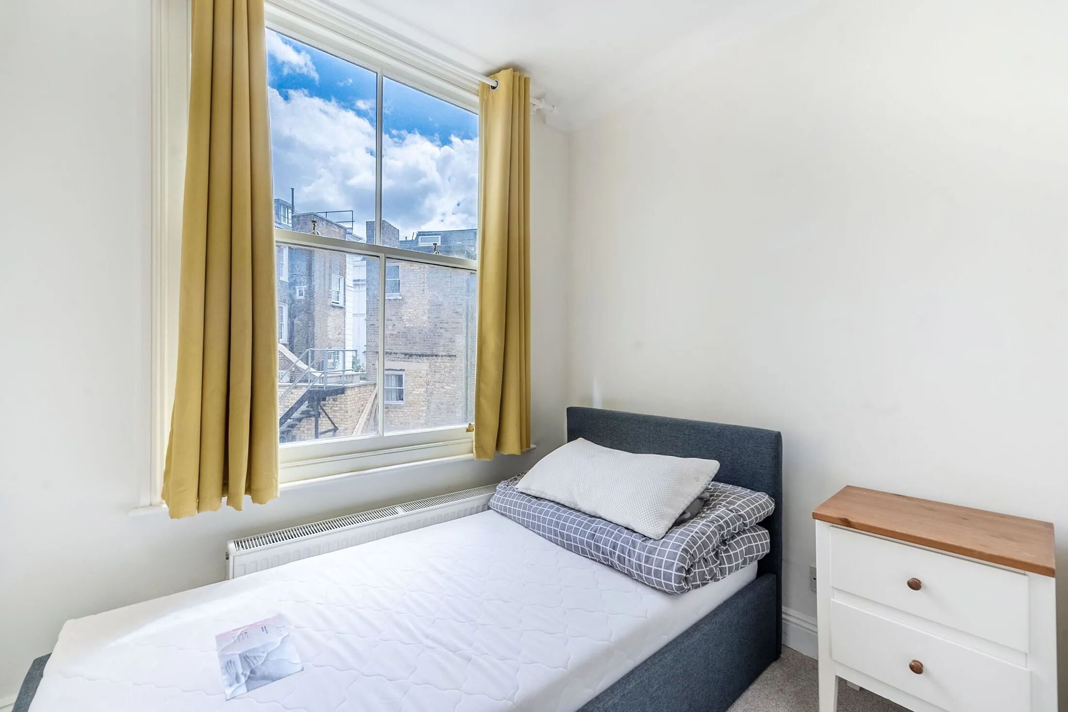 Flat Denbigh Street in City of Westminster
