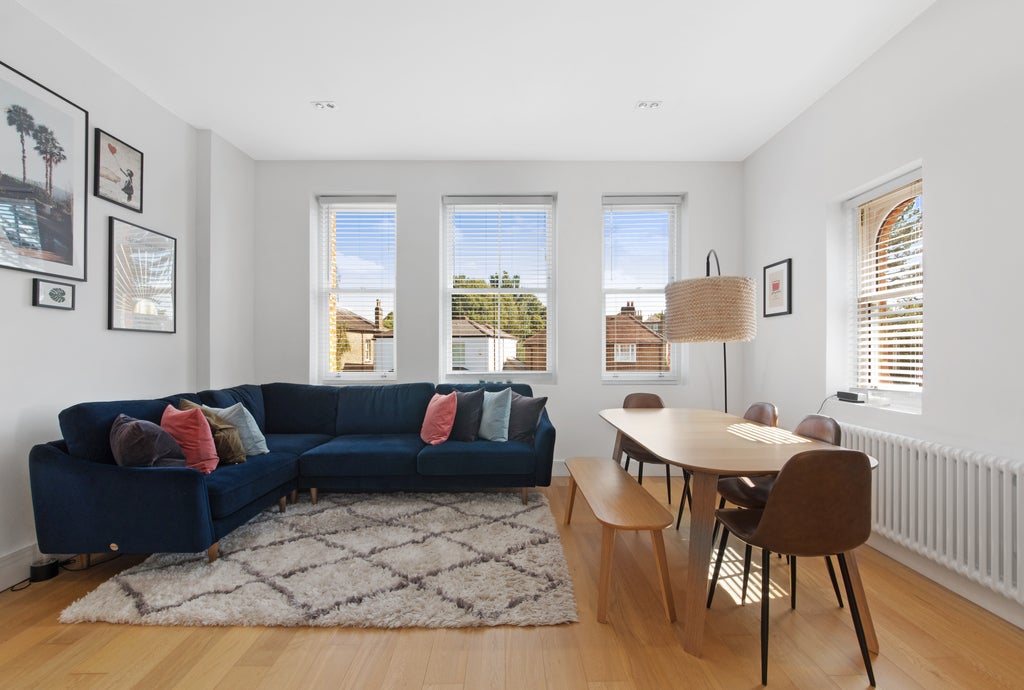 Flat Wilton Crescent in Greater London