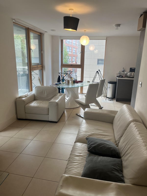 Room Blackwall Way in Greater London