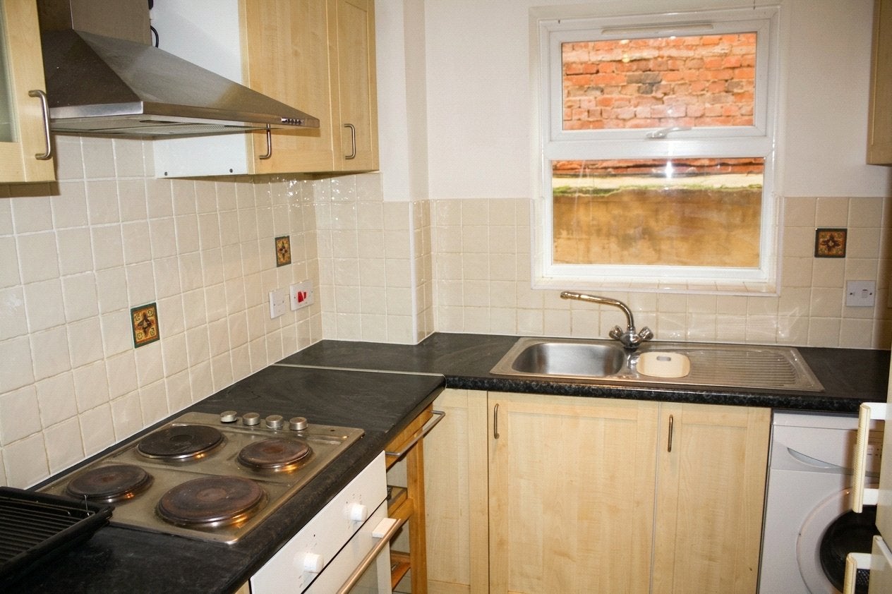 Flat Muirfield Close in Reading