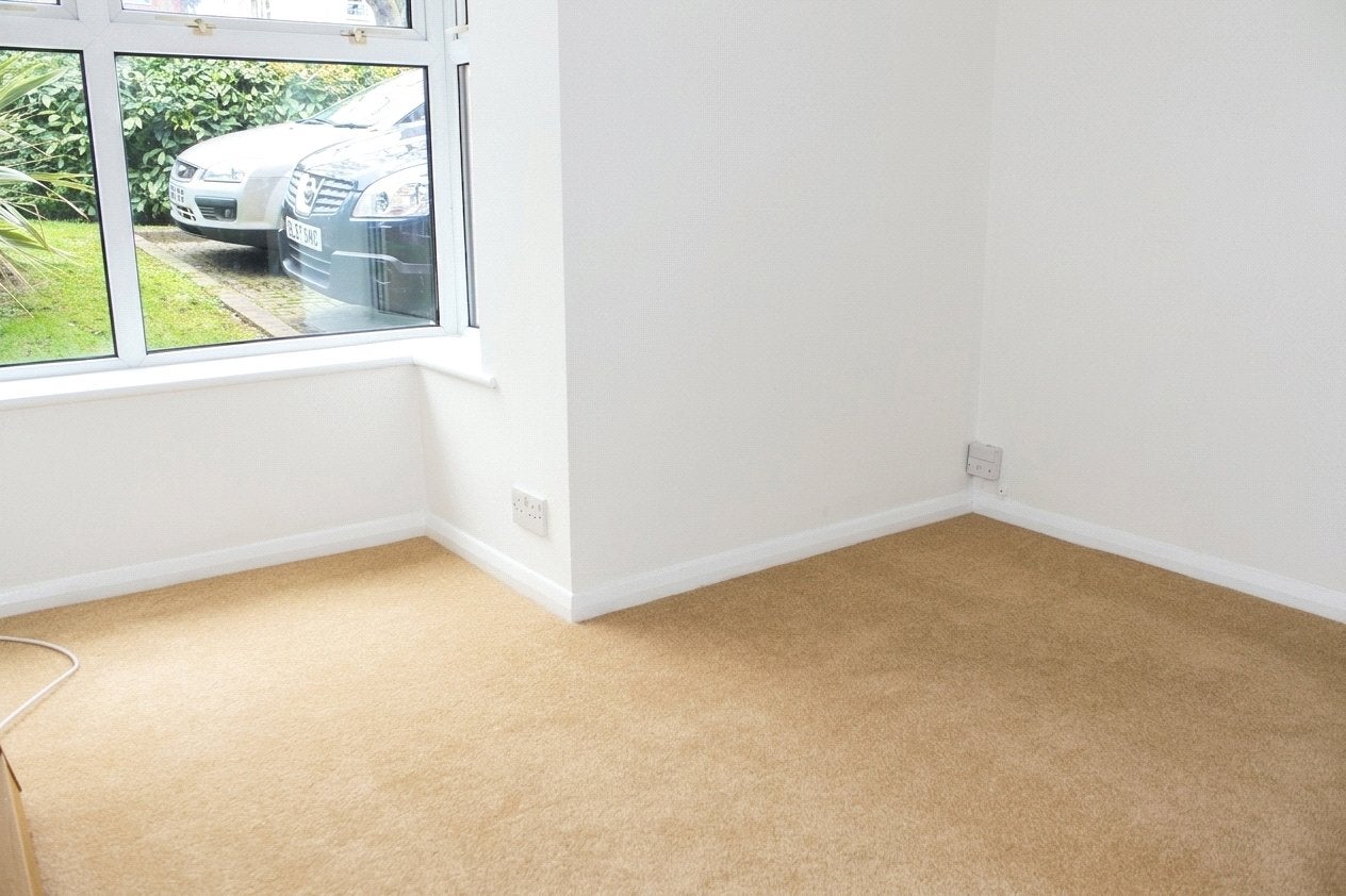 Flat Muirfield Close in Reading