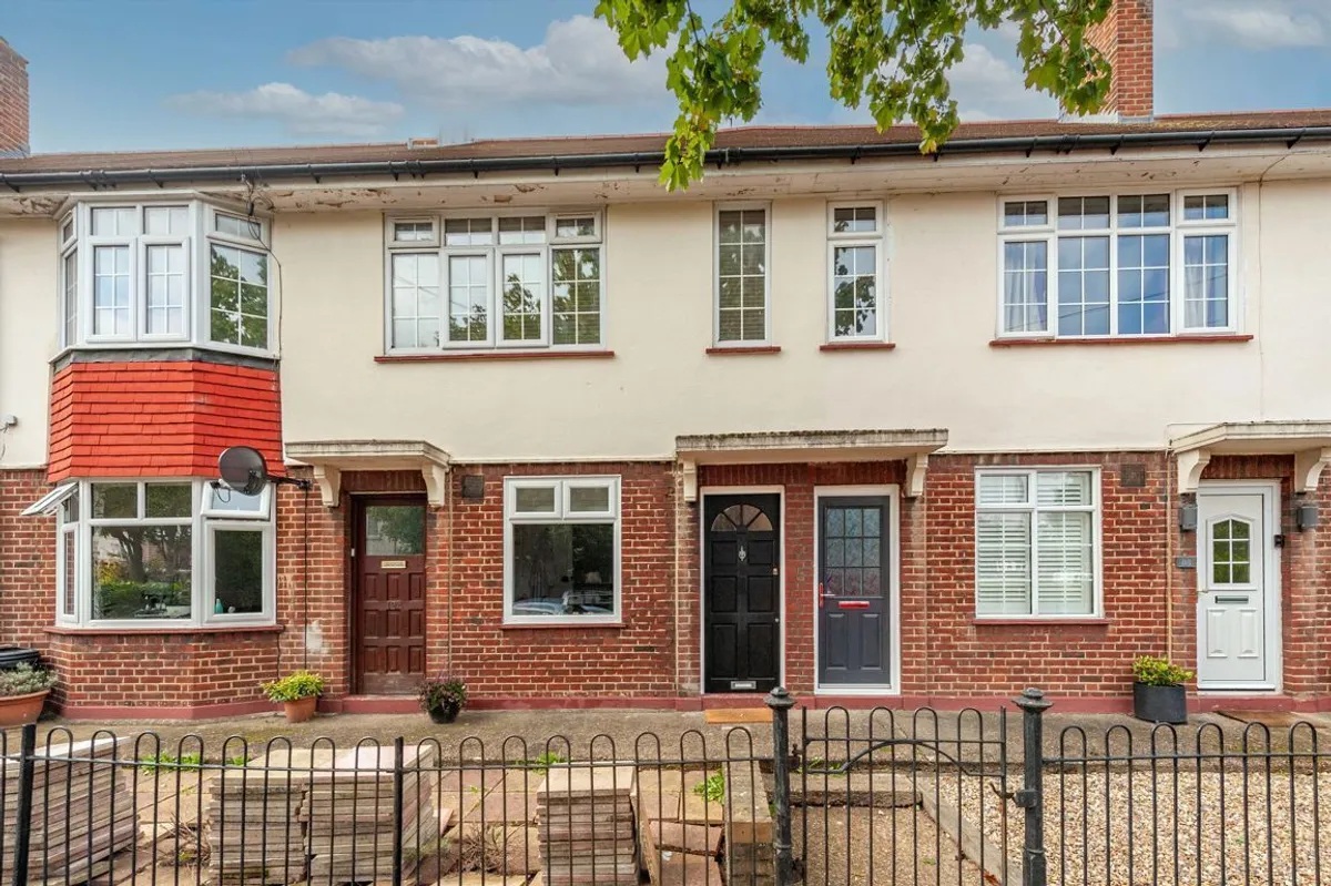 Flat Godley Road in Greater London