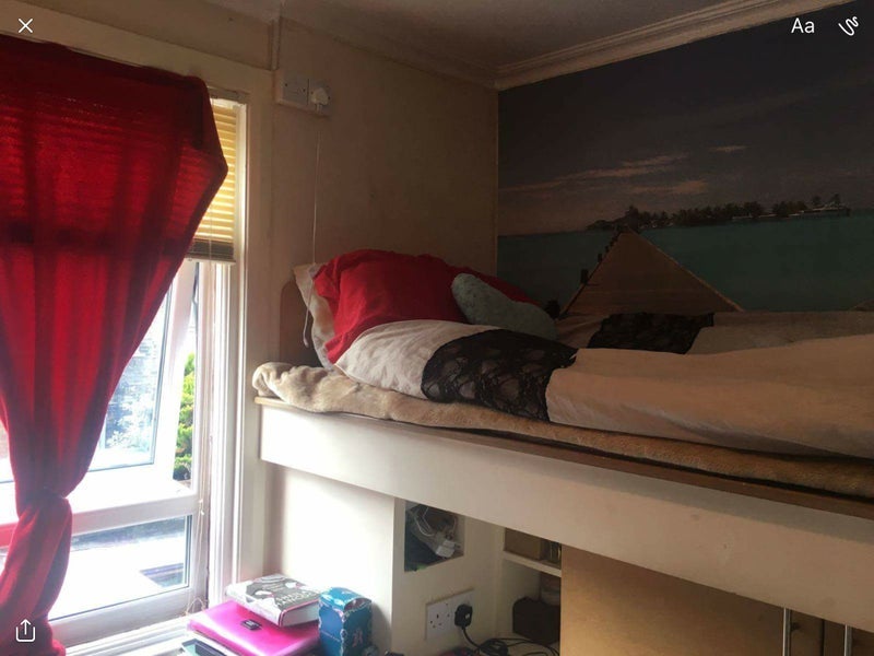 Room Toronto Avenue in Greater London