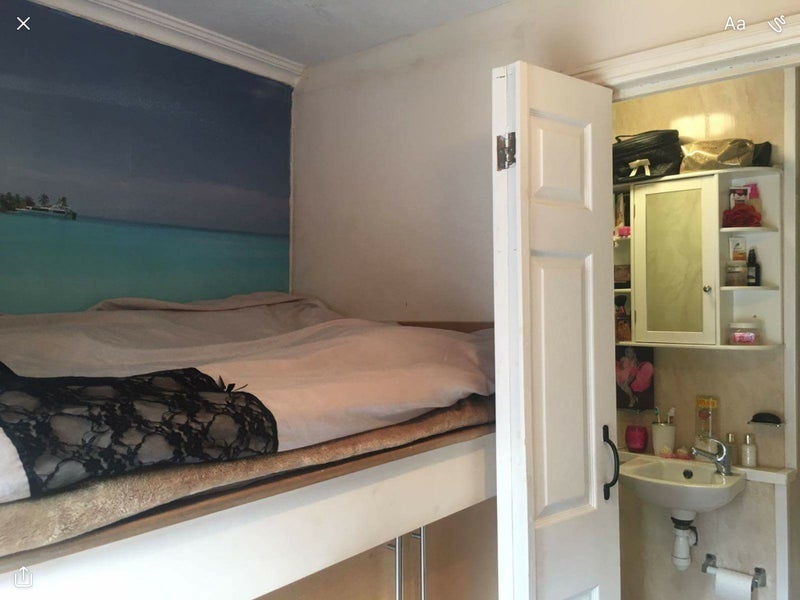 Room Toronto Avenue in Greater London