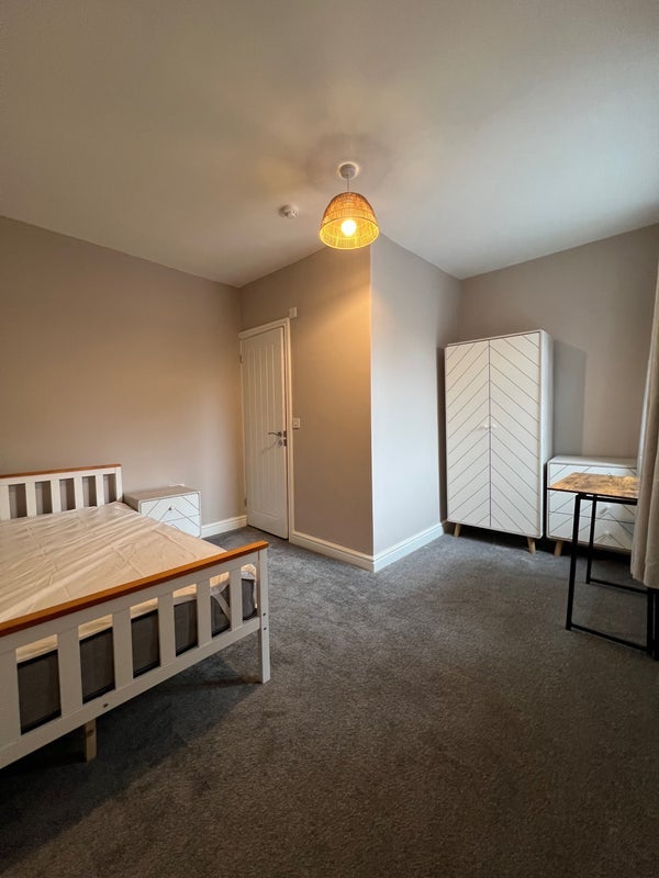 Room Millbrook Road in Birmingham