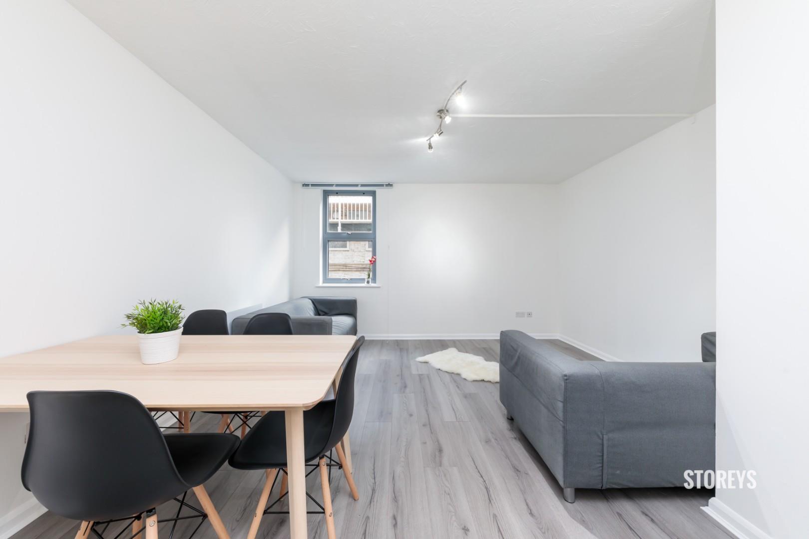 Flat Kingsland Green in London
