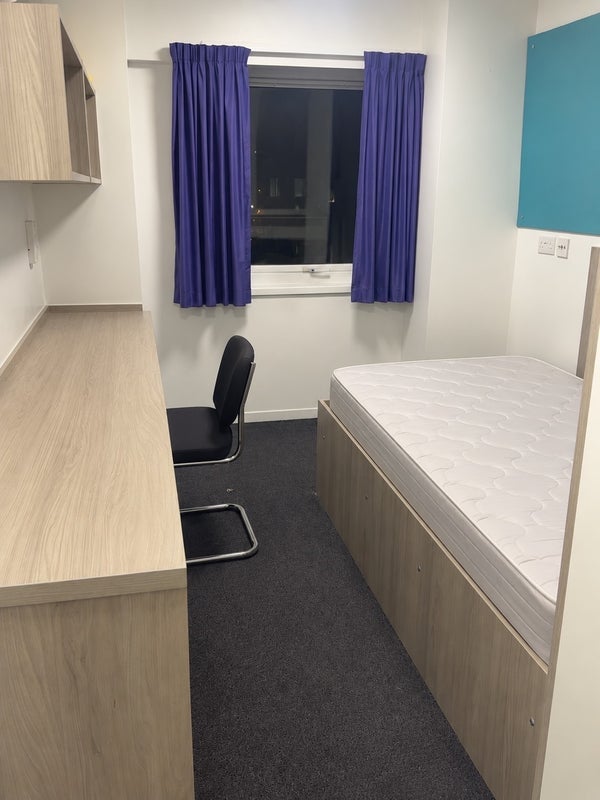 Room Pellett Street in Cardiff