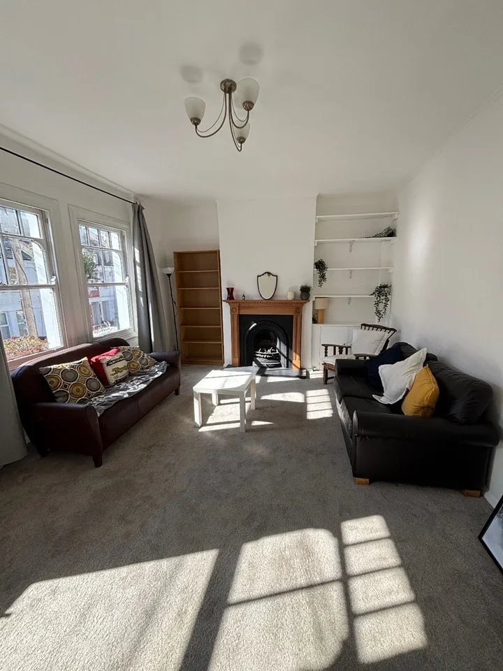 Flat Gilbey Road in Greater London