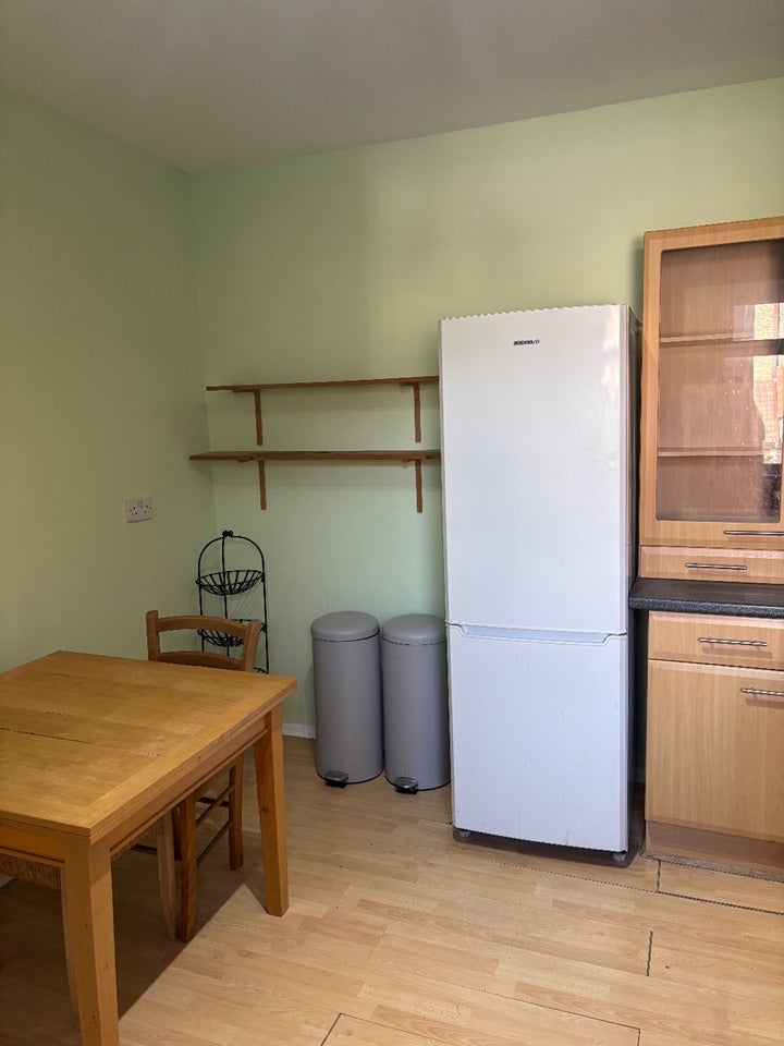 Flat Gilbey Road in Greater London